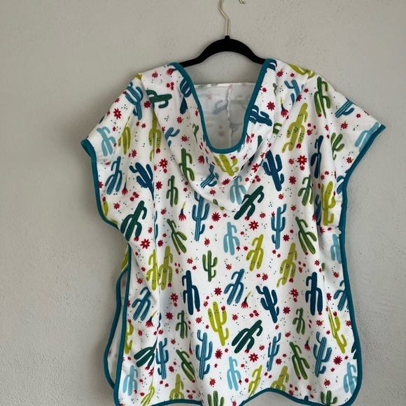 SAFDIE White Green Cacti Hooded Beach Towel - Picture 7 of 7